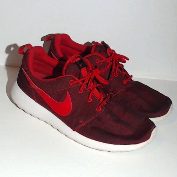 Red Nike Running Shoes 11.5 Mens - Picture 1 of 1